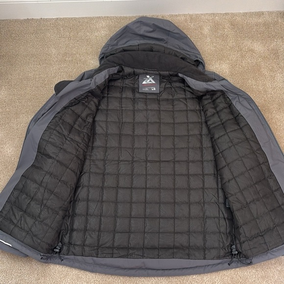 EUC Men’s Winter Jacket Size Large - Picture 3 of 8